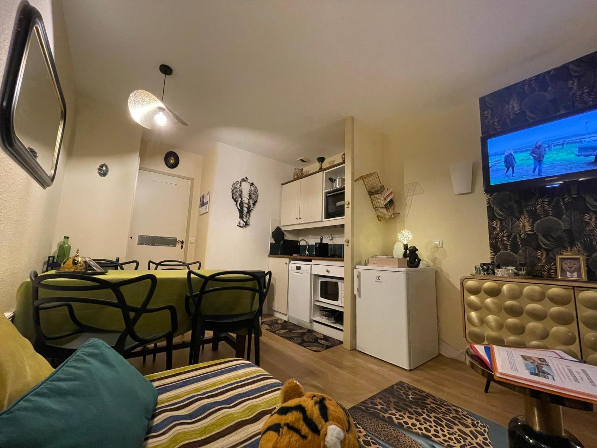 *A Setting Between Dordogne And Swimming Pool* Apartment Аржента Екстериор снимка